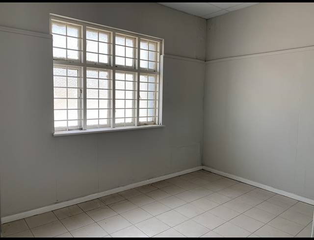 1,693M² WAREHOUSE TO LET IN SYDENHAM